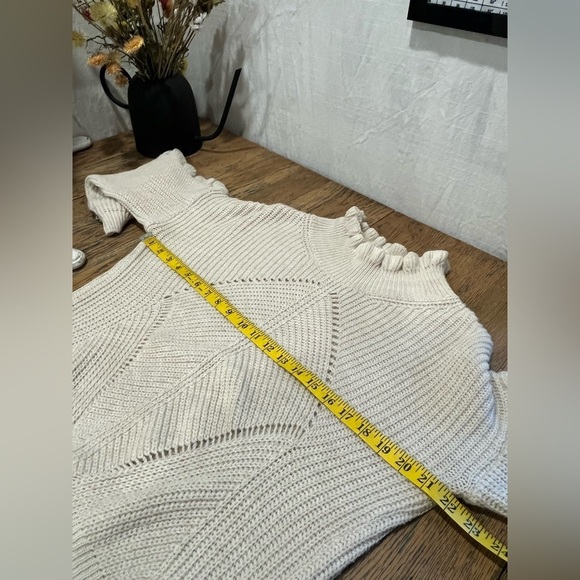 📍RINASCIMENTO Ivory Ruffled Knit Sweater – Romantic Texture size S/M - Picture 3 of 15